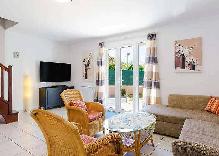 Climatisee 4 Pieces Avec Terrasse, Wifi, Garage, Proche De La Plage, Animaux Acceptes - Fr-1-409-81 *