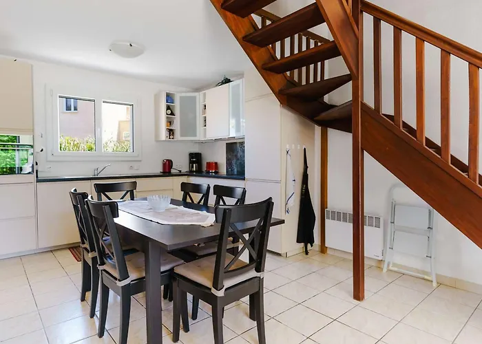 Climatisee 4 Pieces Avec Terrasse, Wifi, Garage, Proche De La Plage, Animaux Acceptes - Fr-1-409-81